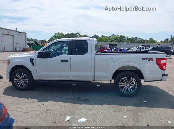 1FTEX1EP0NKD72088 2022 FORD F150 White 360 interior view