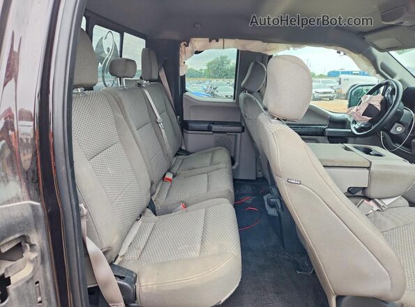 1FTEX1EP1JFC14054 2018 FORD F150 Burgundy Вид задніх сидінь