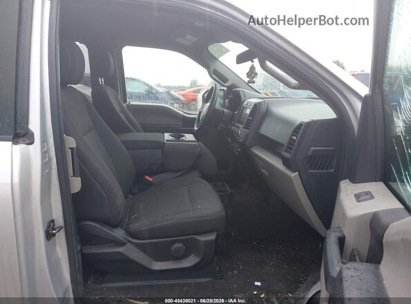 1FTEX1EP4KFB32112 2019 FORD F150 Silver Widok wnętrza z przodu
