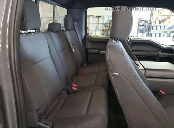 1FTEX1EPXJFB12204 2018 FORD F150 Gray Widok tylnych siedzeń