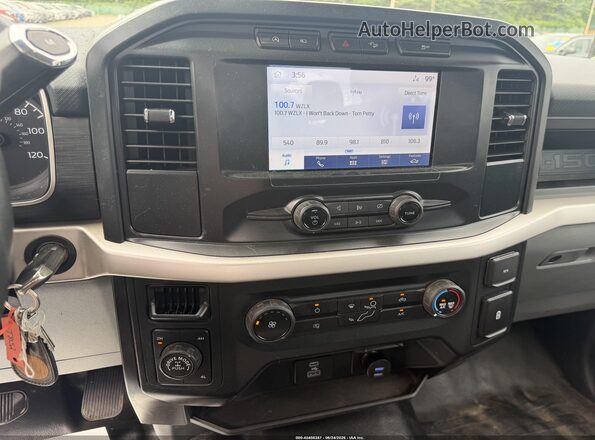 1FTEX1EPXNFA18152 2022 FORD F150 Silver 360 interior view