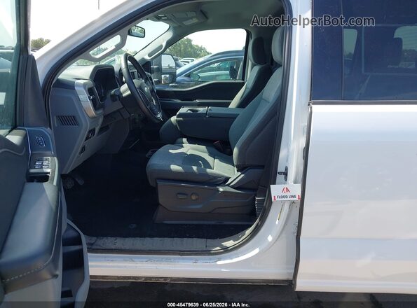 1FTFW1E58PKE15536 2023 FORD F150 White Widok z przodu