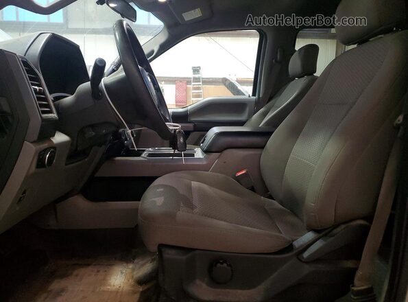 1FTFW1E5XJFC32932 2018 FORD F150 Серебряный Вид салона спереди