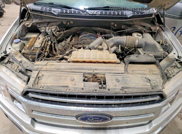1FTFW1E5XJFC32932 2018 FORD F150 Серебряный Вид задней части салона