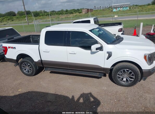 1FTFW1E81NFB07740 2022 FORD F150 White Widok wnętrza z tyłu