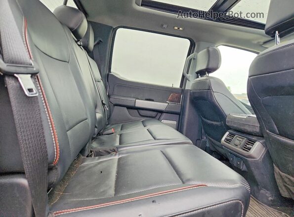 1FTFW1E83PKE98108 2023 FORD F150 Серебряный Вид задних сидений