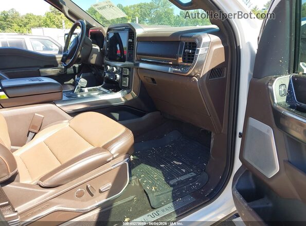 1FTFW1E87NFB20752 2022 FORD F150 White Vista interior delantera