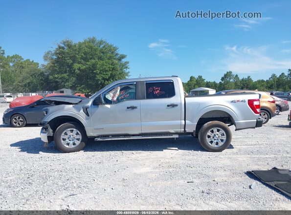 1FTFW1EDXNFB36943 2022 FORD F150 Silver Widok wnętrza z tyłu