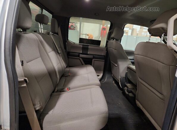 1FTFW1EF1HFC63084 2017 FORD F150 Gray Widok tylnych siedzeń