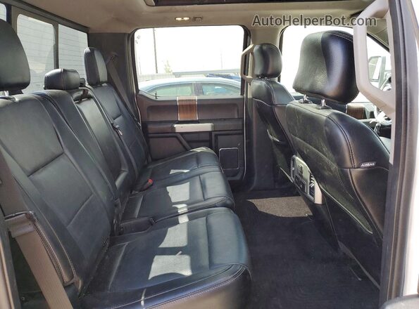 1FTFW1EF3HFA15063 2017 FORD F150 White Widok tylnych siedzeń