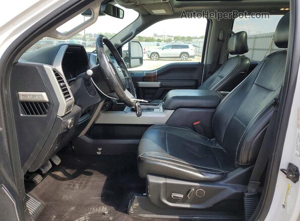 1FTFW1EF3HFA15063 2017 FORD F150 White Widok wnętrza z przodu