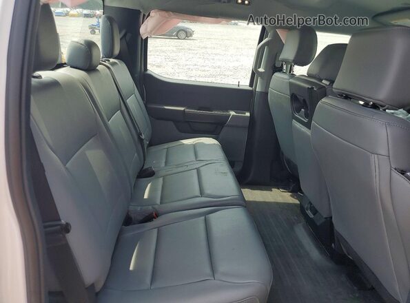1FTFW1L5XTKD08906 2026 FORD F150 White Widok tylnych siedzeń