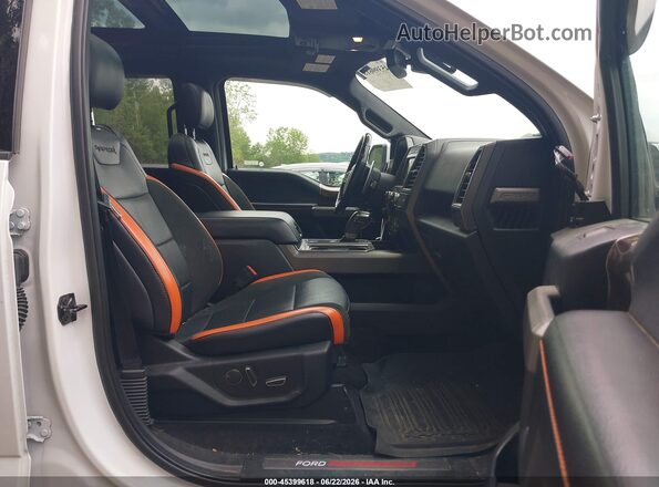 1FTFW1RG2JFD72680 2018 FORD F150 Белый Вид салона спереди