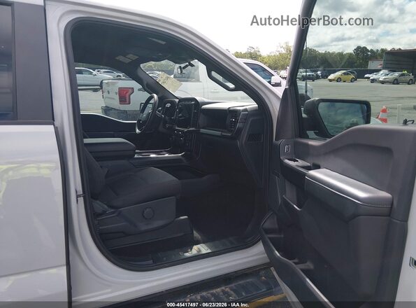 1FTFW2L50RKD79630 2024 FORD F150 White Widok wnętrza z przodu