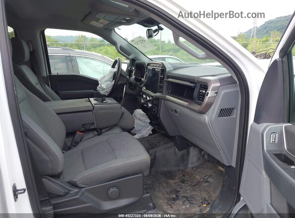 1FTFW3L83RKE54398 2024 FORD F150 White Widok wnętrza z przodu