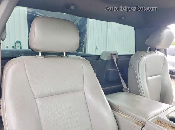 1FTMF1C80HKD38585 2017 FORD F150 White Widok tylnych siedzeń