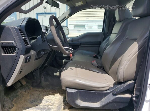 1FTMF1C81GKD86126 2016 FORD F150 White Սալոնի դիմացի տեսք