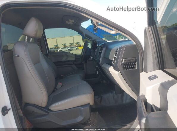 1FTMF1C85GKD13664 2016 FORD F150 White Vista interior delantera