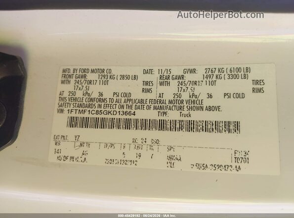 1FTMF1C85GKD13664 2016 FORD F150 White Vista del compartimento del motor