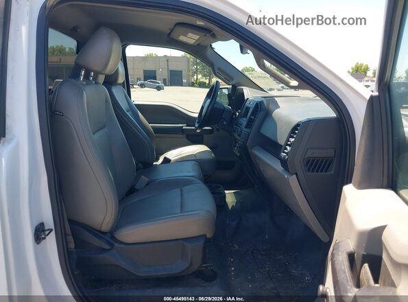 1FTMF1C88GKD05302 2016 FORD F150 White Widok wnętrza z przodu