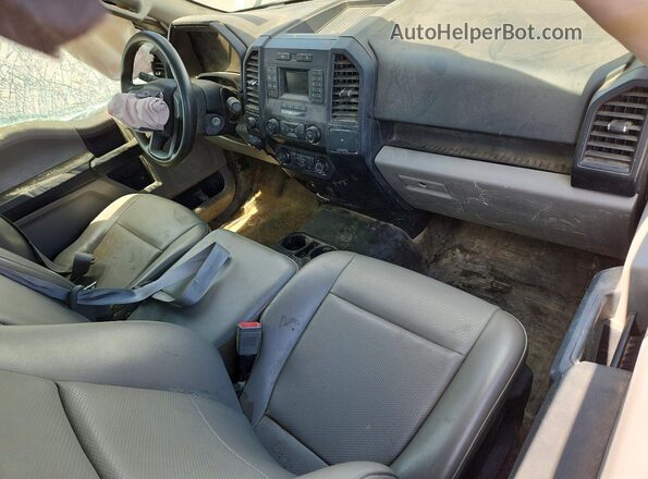 1FTMF1CB2KKC90266 2019 FORD F150 White 