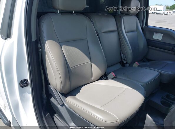 1FTMF1CB4JKF29833 2018 FORD F150 White Vista de la etiqueta del VIN