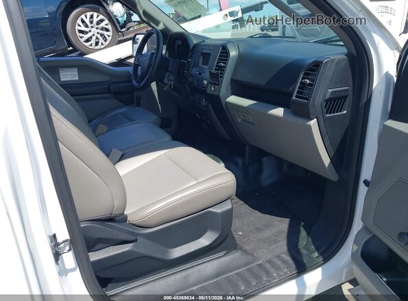 1FTMF1CB4JKF29833 2018 FORD F150 White Vista interior delantera