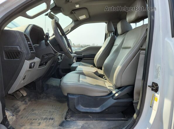 1FTMF1CB7KKD57251 2019 FORD F150 Two Tone 