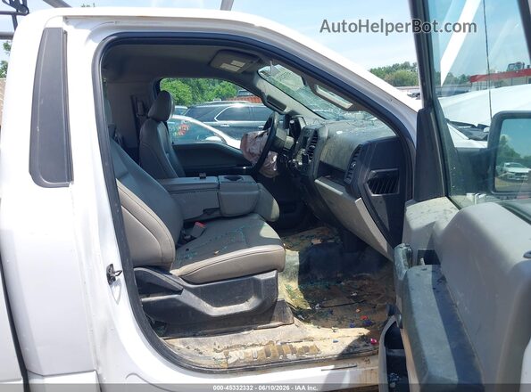 1FTMF1CB8KKC08119 2019 FORD F150 White Widok wnętrza z przodu