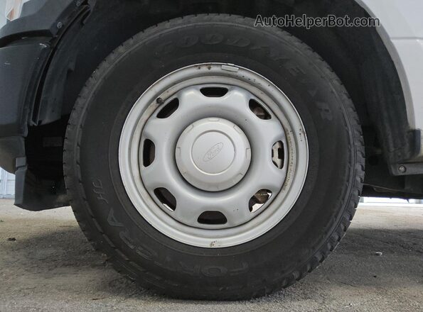 1FTMF1CB8KKE10622 2019 FORD F150 White სალონის 360-გრადუსიანი ხედი