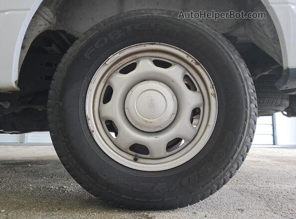 1FTMF1CB8KKE10622 2019 FORD F150 White 