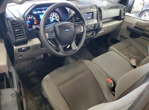 1FTMF1CBXJFB55236 2018 FORD F150 White Вид панелі приладів