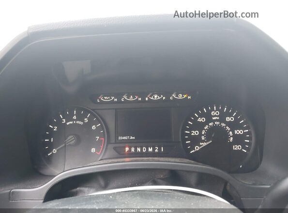 1FTMF1CBXJKF01440 2018 FORD F150 White Widok tylnych siedzeń