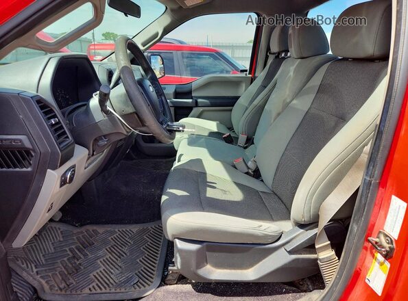 1FTMF1CP0HKC98208 2017 FORD F150 Red Widok wnętrza z przodu