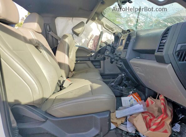 1FTMF1CP1JKE51409 2018 FORD F150 White Vista de los asientos traseros