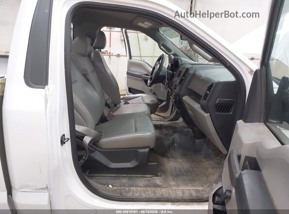 1FTMF1EB6KKD75611 2019 FORD F150 Белый Вид салона спереди