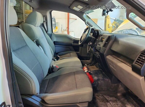1FTMF1EP8HKD55591 2017 FORD F150 White 