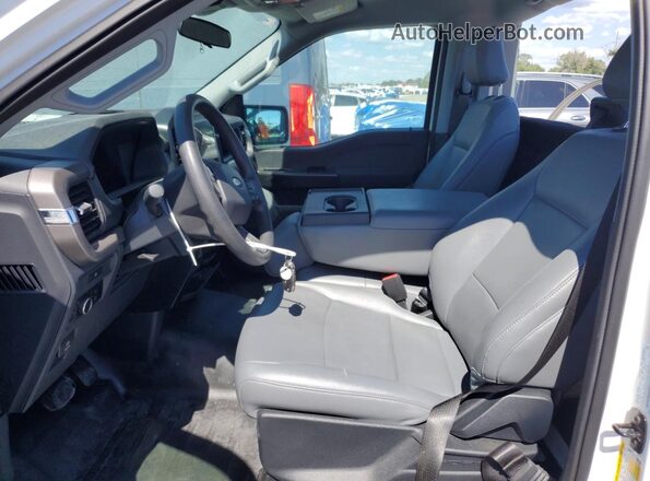 1FTMF1KP6SKD73065 2025 FORD F150 White Widok wnętrza z przodu