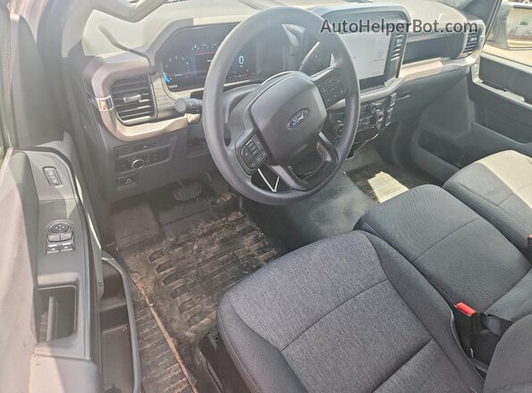 1FTMF1L54SKD17851 2025 FORD F150 White Widok deski rozdzielczej