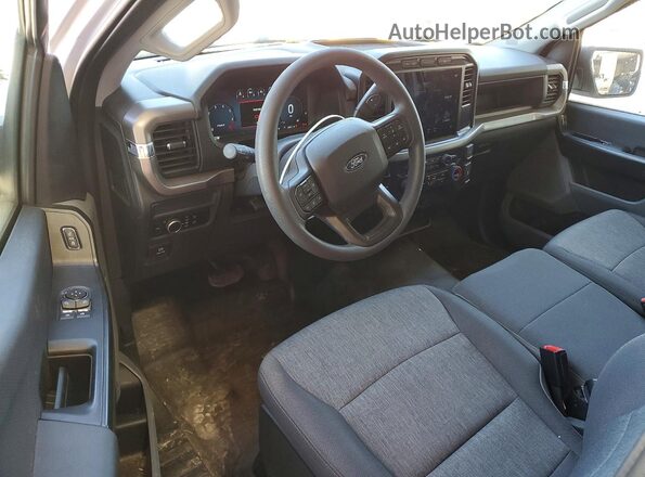 1FTMF1LP3RKE02658 2024 FORD F150 Белый Вид панели приборов