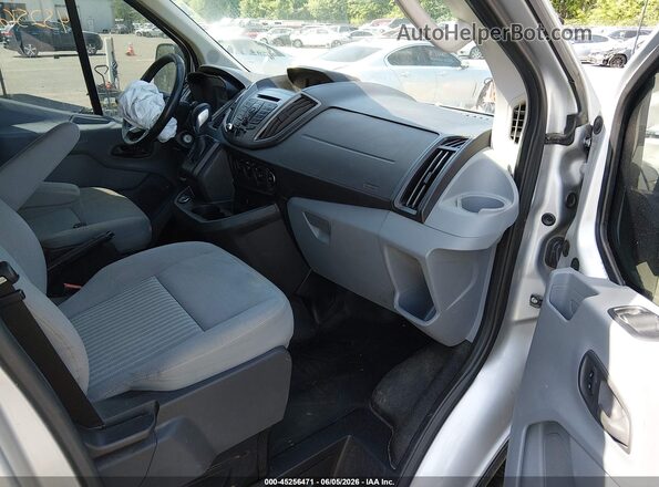 1FTYE2YGXHKA80215 2017 FORD TRANSIT-150 Silver Սալոնի դիմացի տեսք