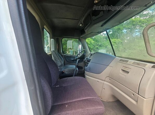 1FUBGAD42GLHD9913 2016 FREIGHTLINER CASCADIA White 