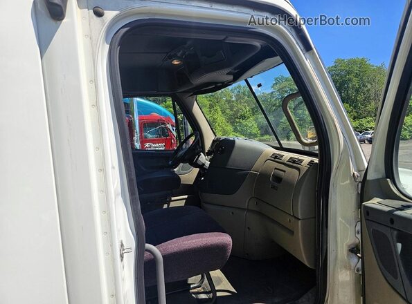 1FUBGDBG1GLHJ8358 2016 FREIGHTLINER CASCADIA White 