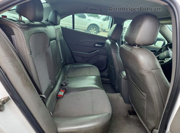 1G11C5SA7GF141727 2016 CHEVROLET MALIBU White Rear seats view