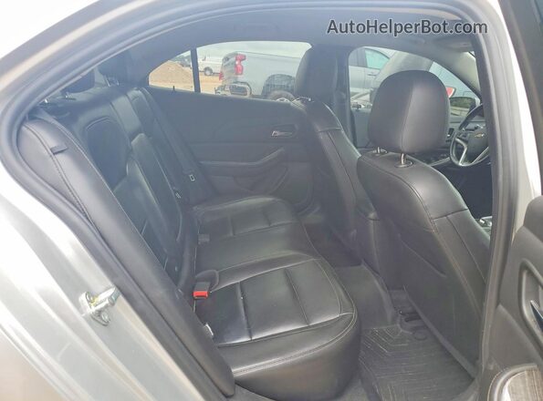 1G11E5SA9GF153517 2016 CHEVROLET MALIBU Silver Rear seats view