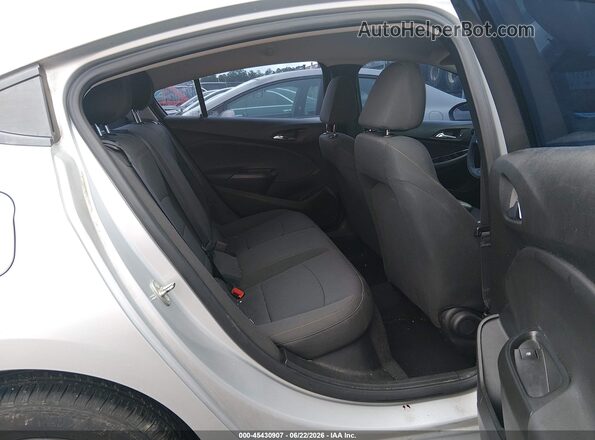 1G1BC5SM0J7208197 2018 CHEVROLET CRUZE Silver Widok naklejki z numerem VIN