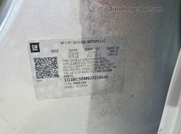 1G1BC5SM9J7218646 2018 CHEVROLET CRUZE Silver Widok komory silnika