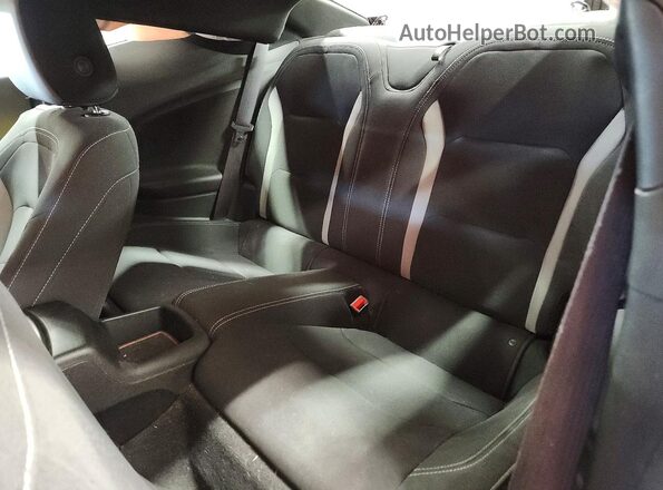 1G1FA1RX5J0105267 2018 CHEVROLET CAMARO Red Rear seats view