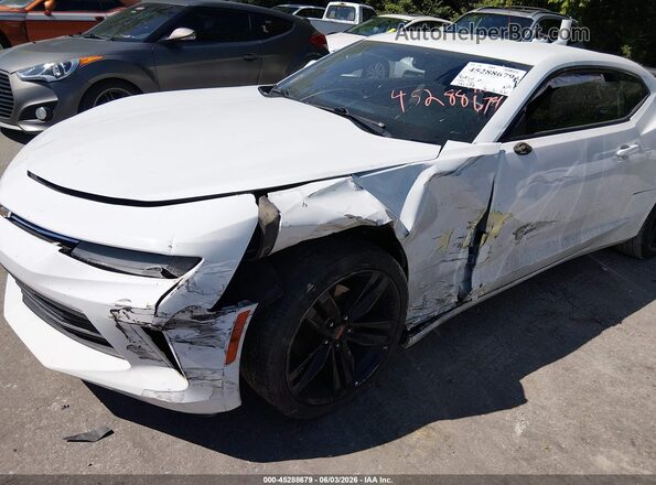 1G1FB1RSXH0106331 2017 CHEVROLET CAMARO Белый Вид спереди