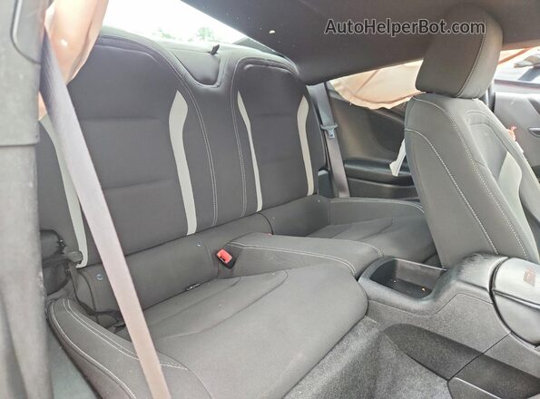 1G1FB1RX3J0185178 2018 CHEVROLET CAMARO Red Vista de los asientos traseros